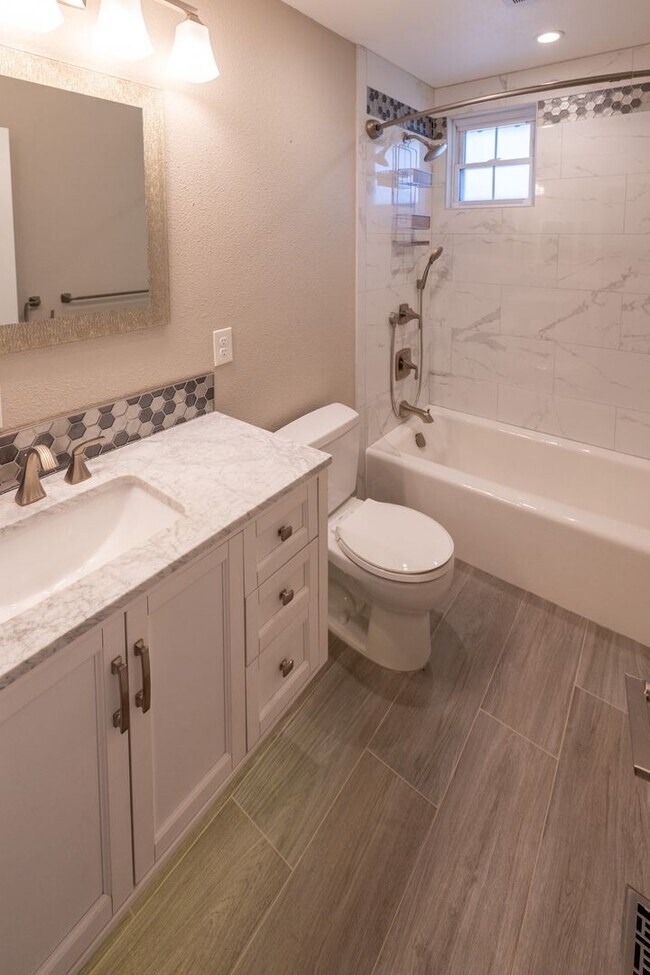 Building Photo - Amazing 4 bedroom home in one of Castro Valley's most desirable neighborhoods.  Owned solar!