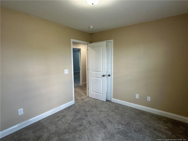 Building Photo - 5717 Pondhaven Dr