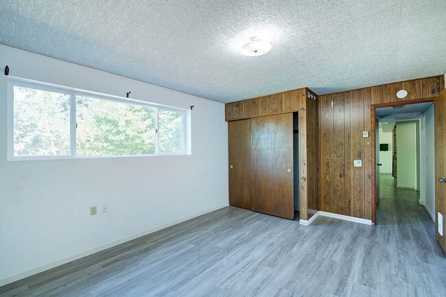 Building Photo - 5Bd/3Ba Edmonds House