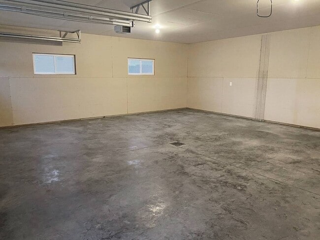 Building Photo - 534 Hanover Dr