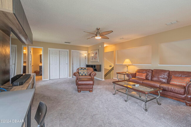 Building Photo - 6236 Clover Bend Dr