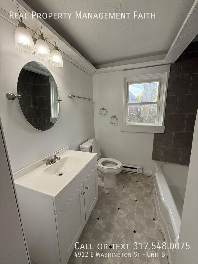 Building Photo - 4912 E Washington St