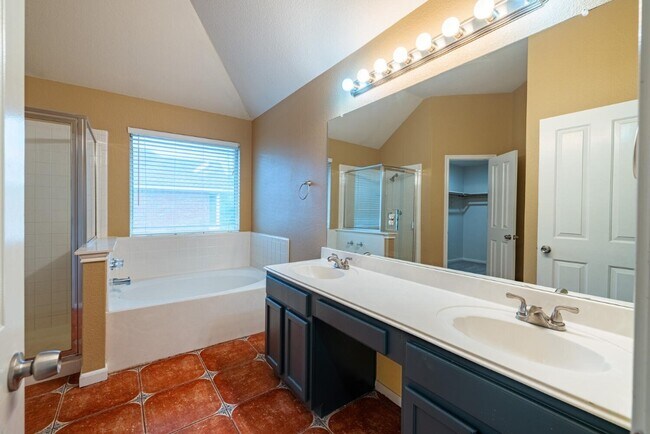 Building Photo - 1006 Tallow Trail