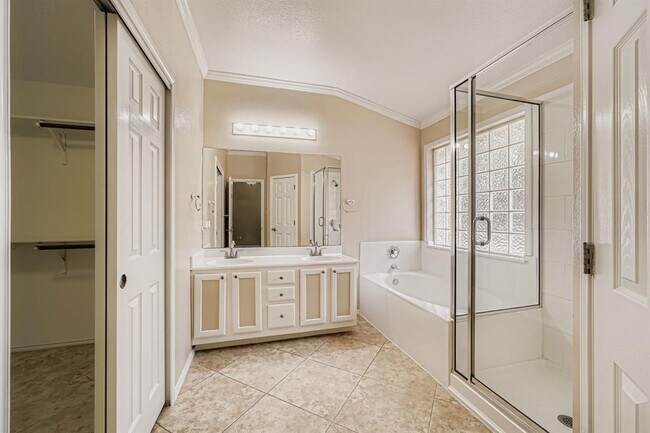 Building Photo - 1301 Coral Cay Ln