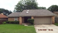 Building Photo - 7810 Lazy Forest Dr