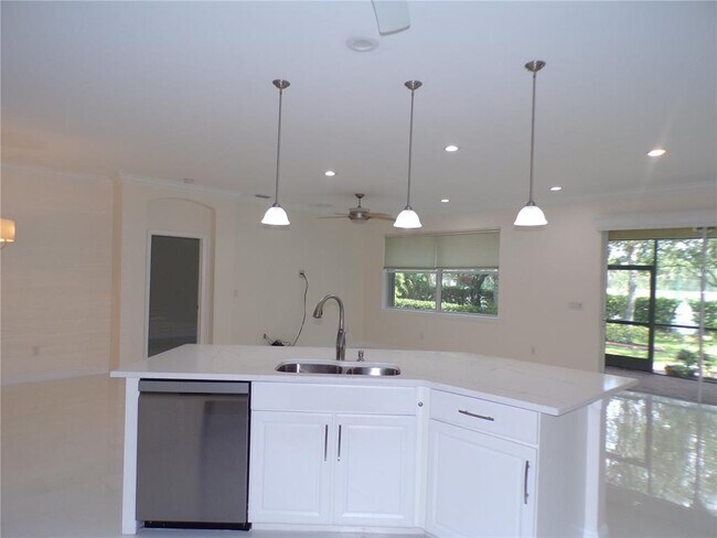 Building Photo - 6200 Falcon Lair Dr