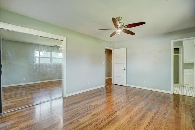 Building Photo - 2756 NW Grand Blvd