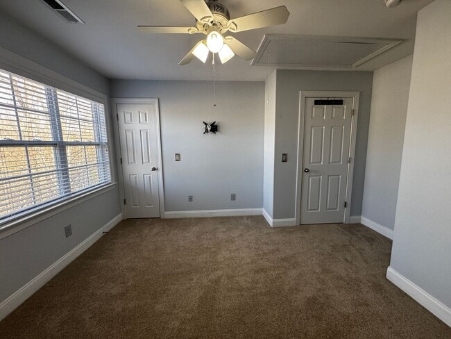 Building Photo - 5042 Wyngate Village Dr