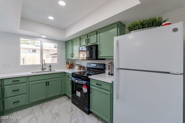 Building Photo - 6757 N 44th Ave