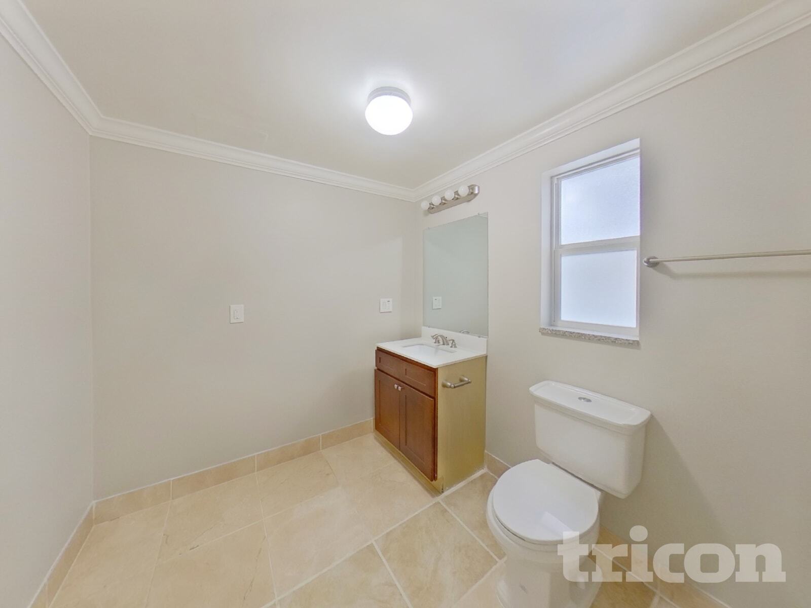 Building Photo - 2406 Decottes Ave