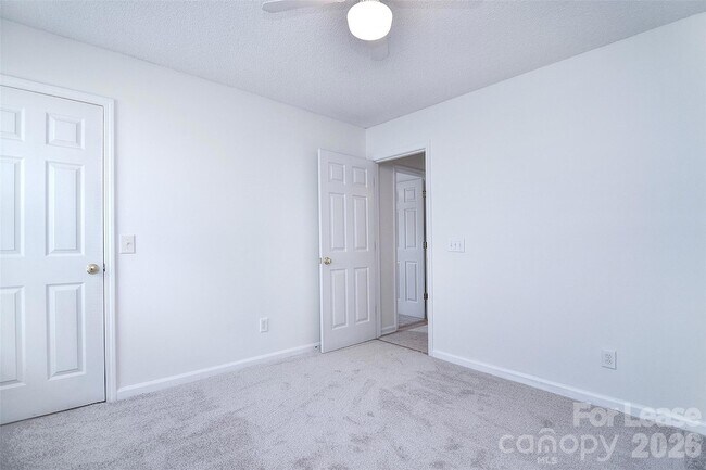 Building Photo - 550 Carlisle Dr