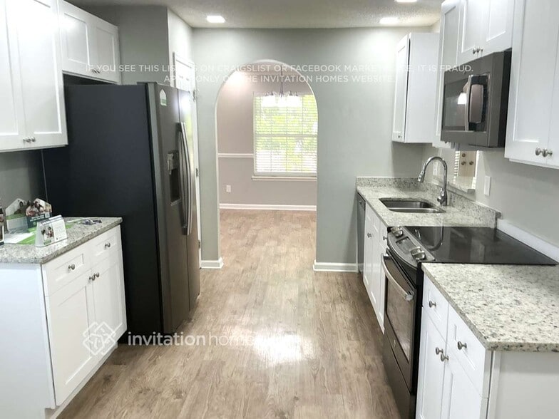 Building Photo - 11774 Mountain Ash Rd E