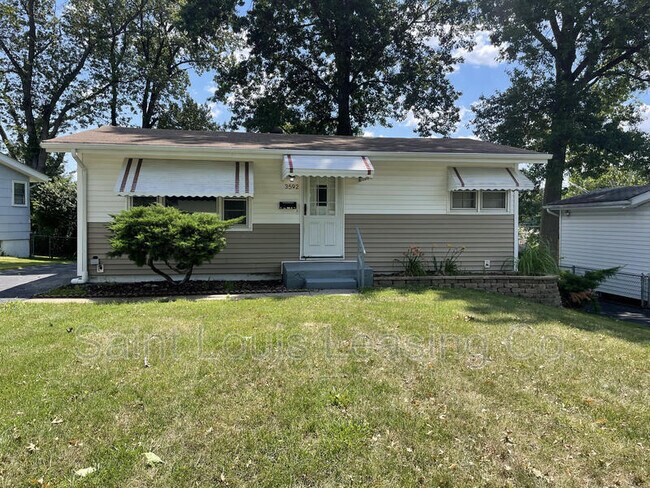 Primary Photo - 3592 Valley Wood Dr