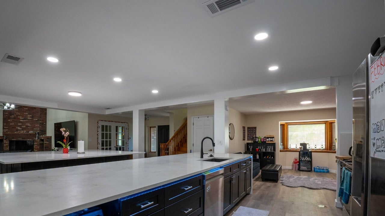 Building Photo - 250 Strathmore Ave