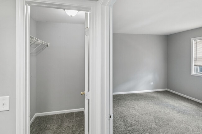Building Photo - 621 Oneida St