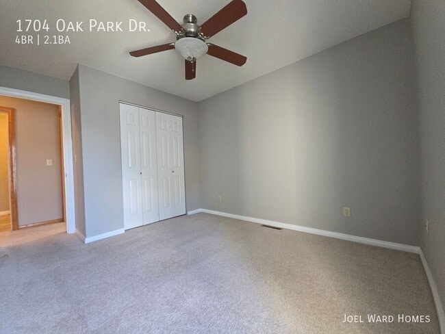 Building Photo - 1704 Oak Park Dr