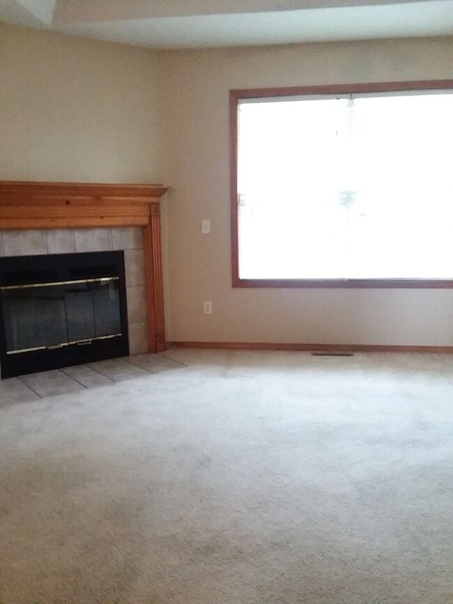 Building Photo - 4 Bed 3 Bath house for rent!!