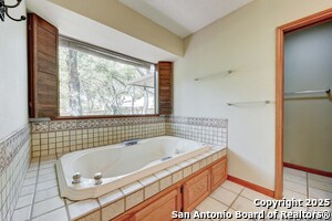 Building Photo - 1518 Vista Del Monte