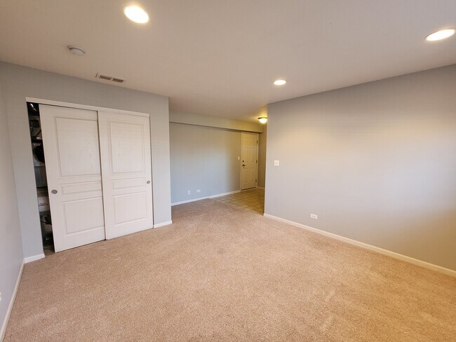 Building Photo - 1137 Reserve Dr