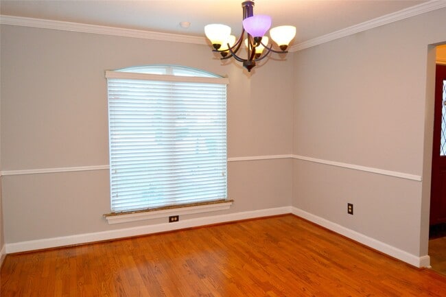 Building Photo - 14830 La Rana Dr