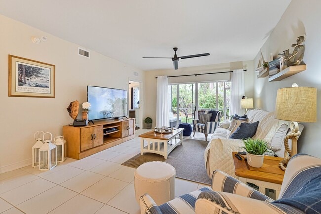 Building Photo - ** Immaculate Blue Heron Sanctuary Condo ~ Available ASAP **