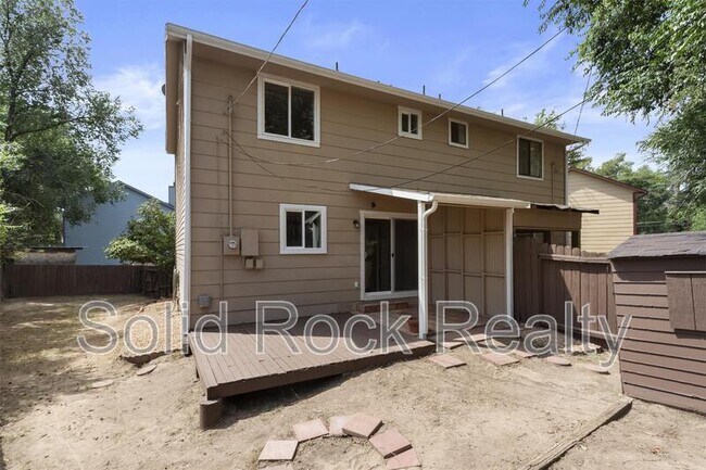 Building Photo - 2626 E Dale St