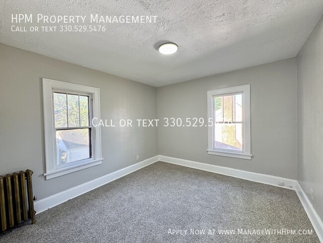 Building Photo - 1259 Oxford Ave NW