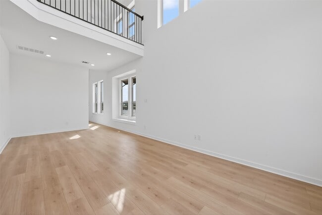 Building Photo - 16739 Lake Austin St