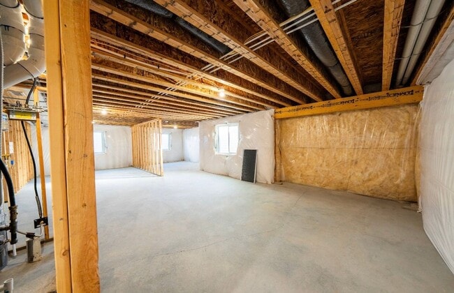 Building Photo - 505 Jeanine Dr