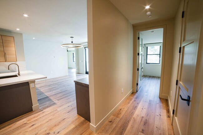 Building Photo - Rhine House Lofts