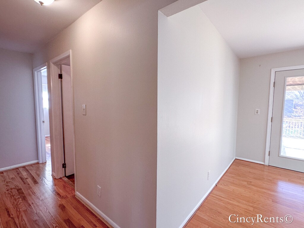 Building Photo - 1647 Rockhurst Ln