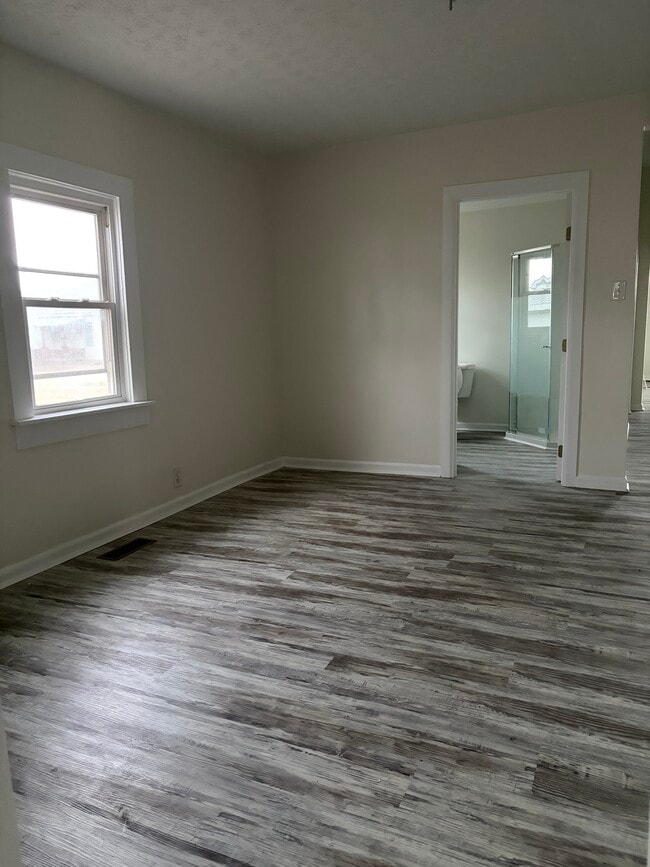 Building Photo - 730 Wilson St