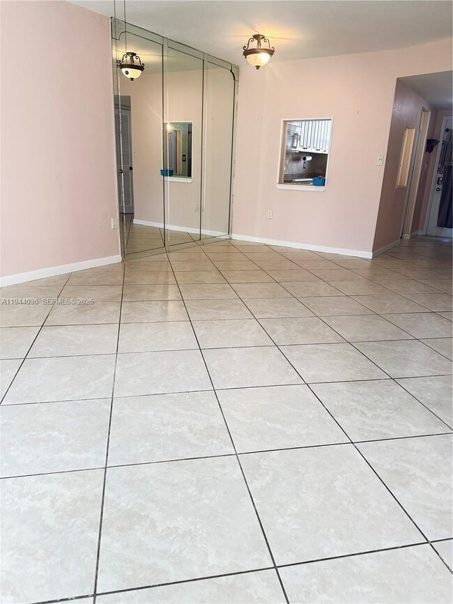 Building Photo - 8590 Sunrise Lakes Blvd