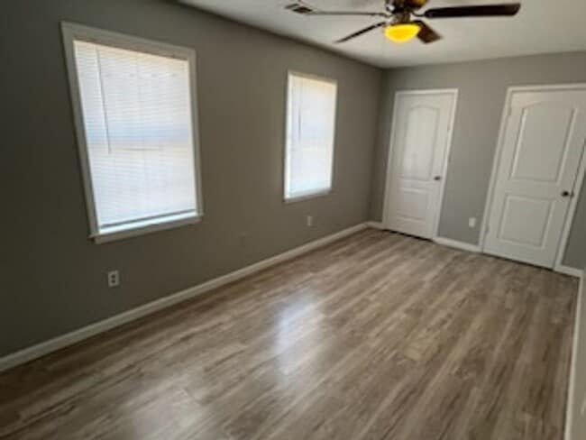 Building Photo - Available Now!!!! MOVE IN SPECIAL $100 off first months rent!!