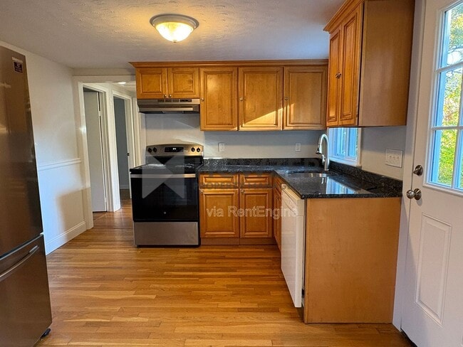 Building Photo - 4 Short Way