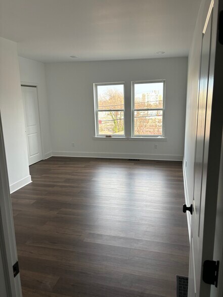 Building Photo - 256 N 32nd St