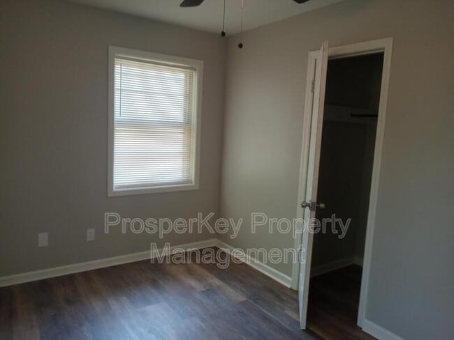 Building Photo - 5109 Thomason Ave