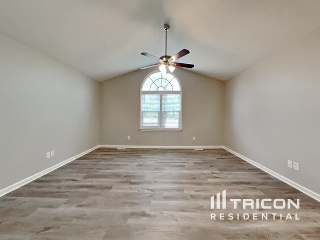 Building Photo - 5099 Marvin Dr
