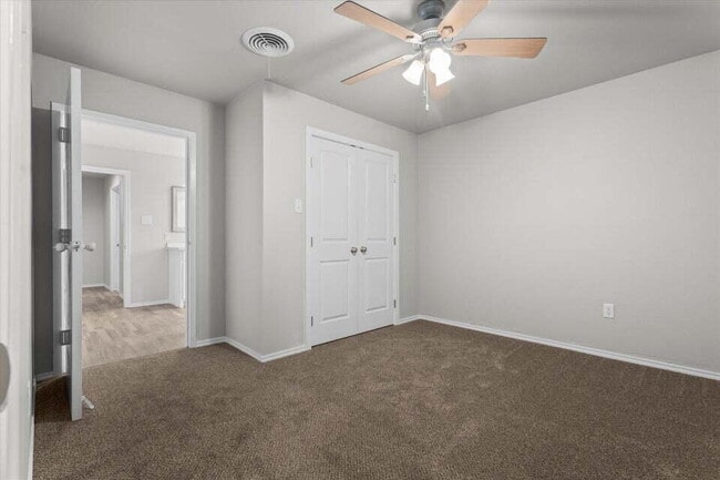 Building Photo - 327 Hiracheta Dr