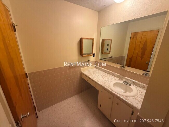 Building Photo - 18 Wenbelle Dr