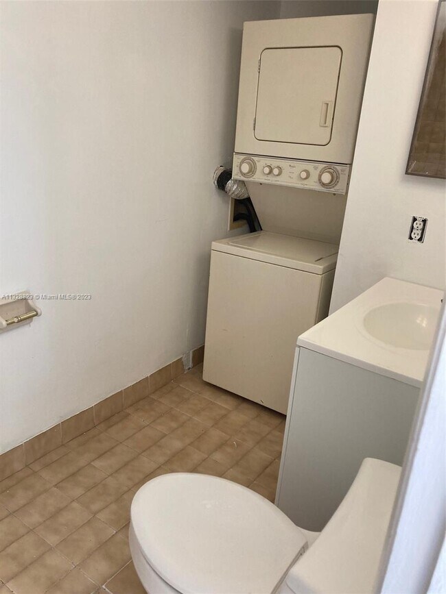 Building Photo - 11750 SW 18th St