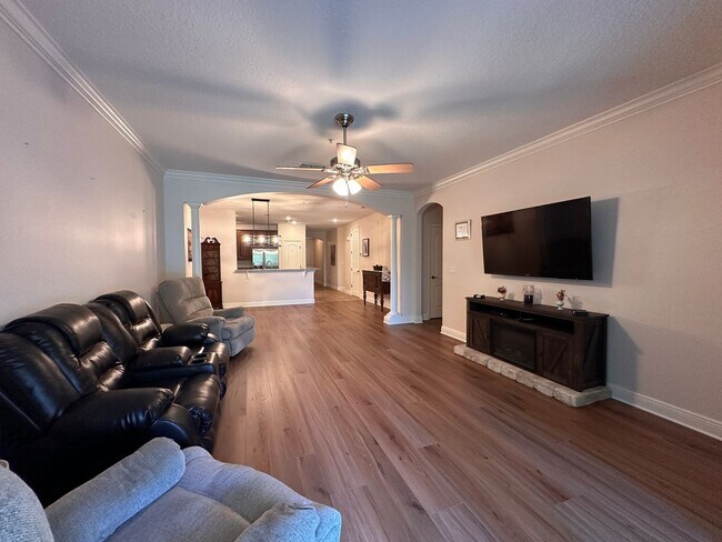 Building Photo - 45 Riverview Bend S