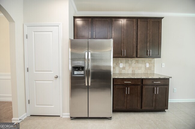 Building Photo - 5863 Krim Dr