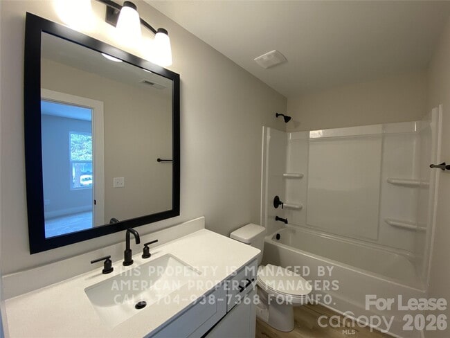 Building Photo - 722 Elizabeth Ave