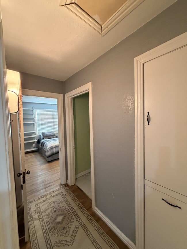 Building Photo - 603 S Ross Blvd