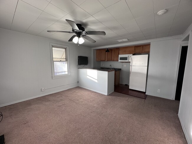 Building Photo - 1205 Marion-