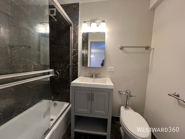 Building Photo - 222 E Pearson St