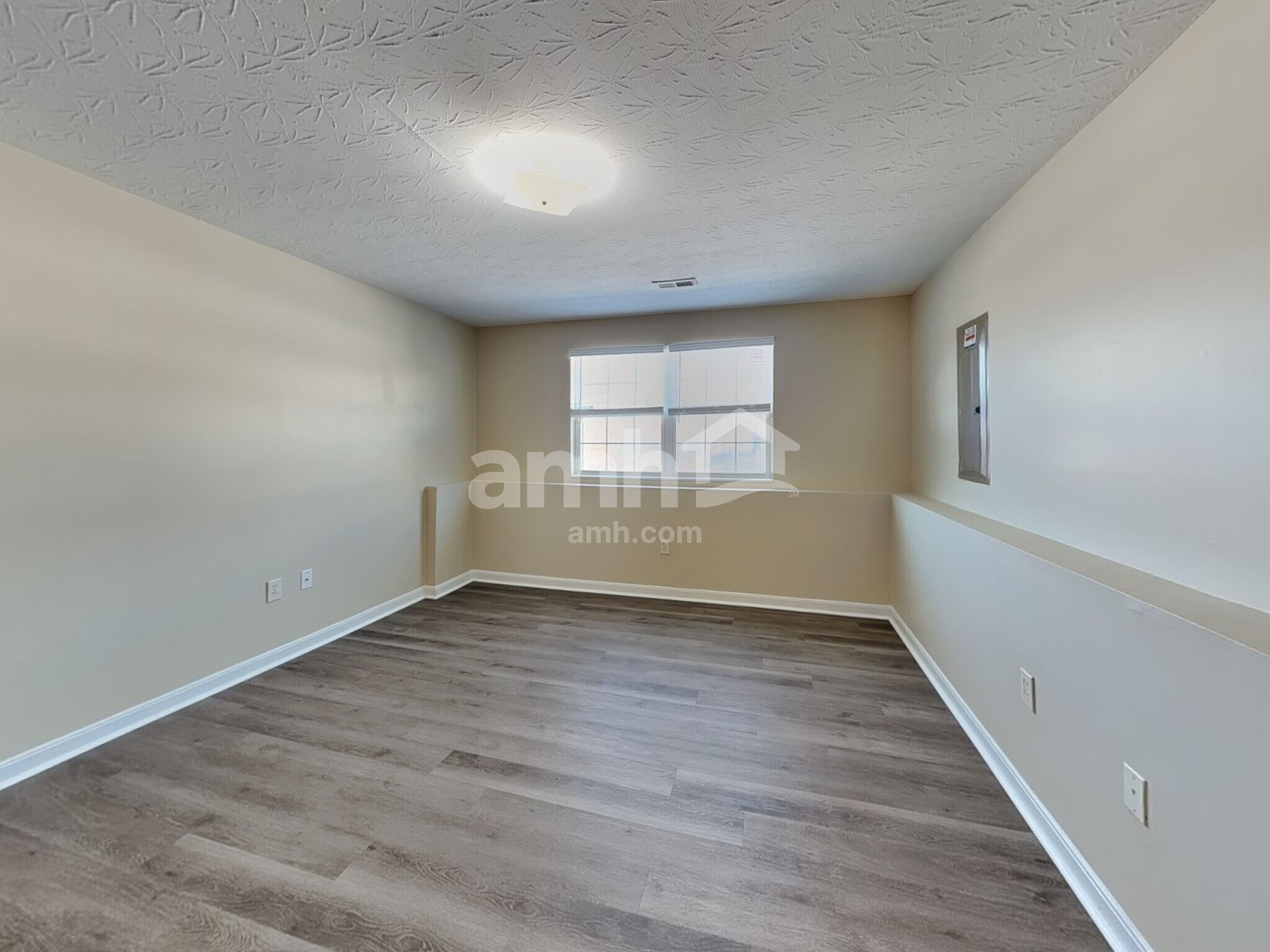 Building Photo - 1632 Raintree Ct