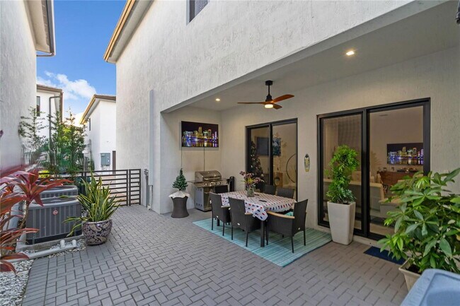 Building Photo - 4363 NW 81st Ave