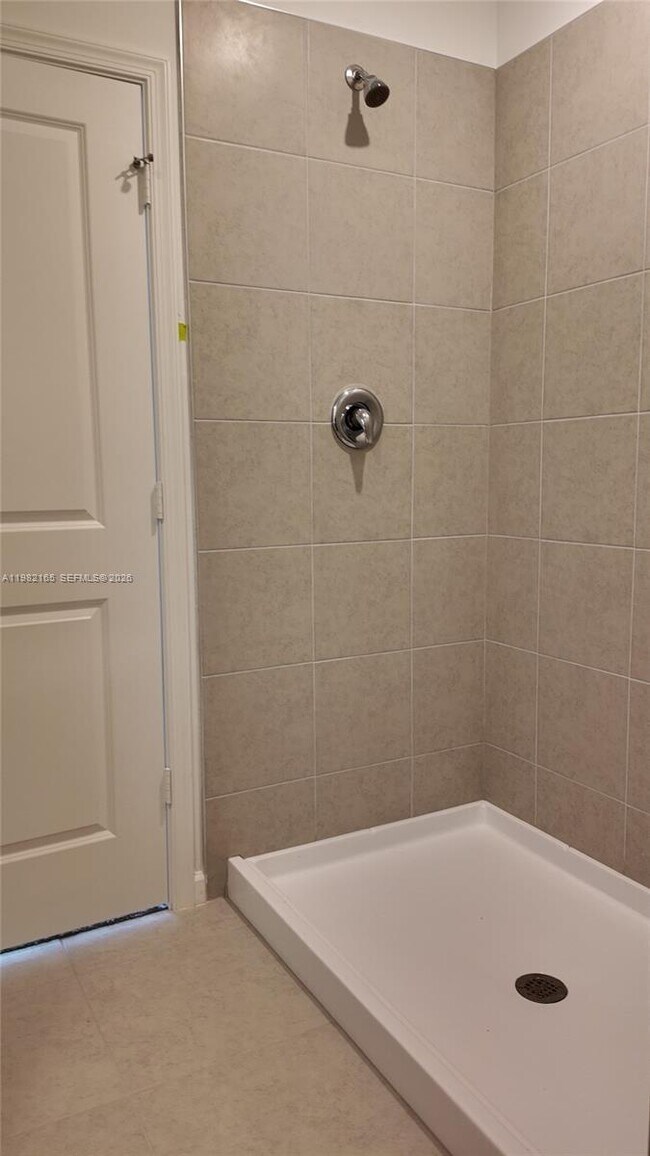 Building Photo - 10722 NW Moon Rise Ln